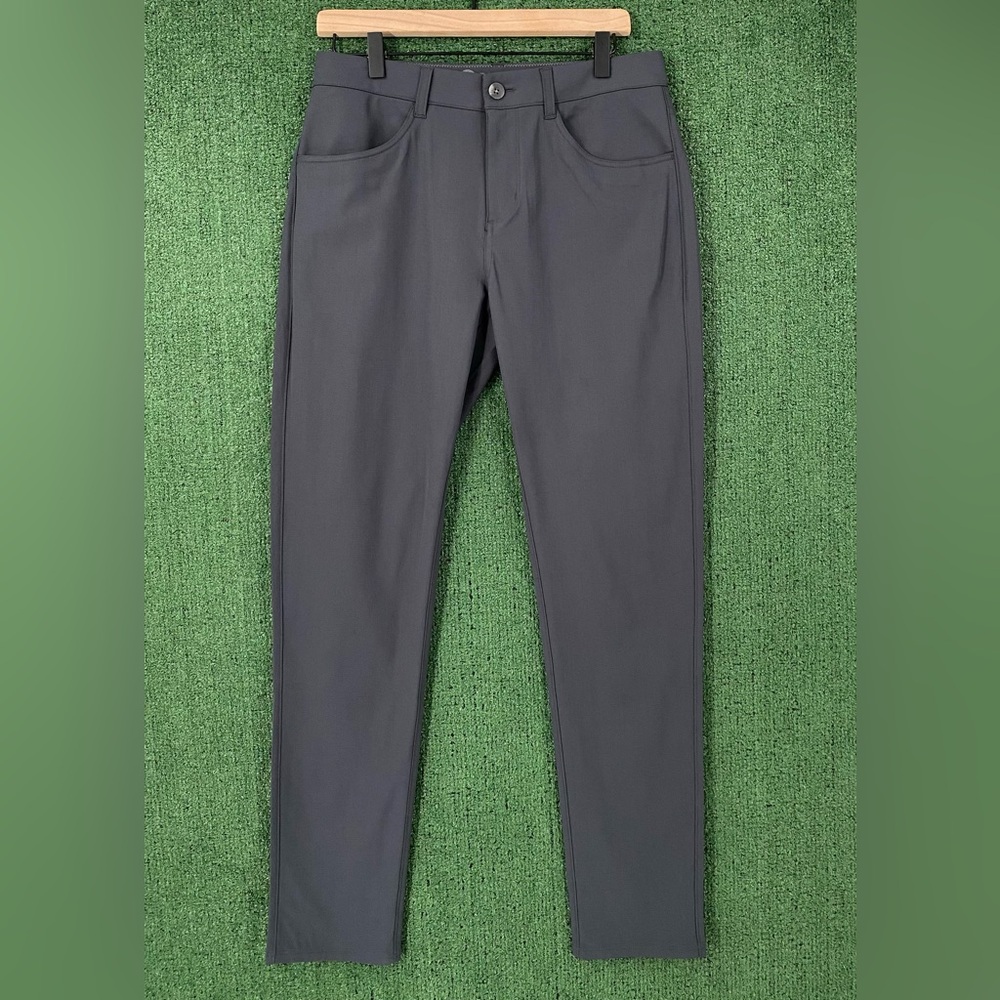 Vuori Meta Tech Slim-Fit Performance Chino Pants Charcoal Grey Men’s Sz 30